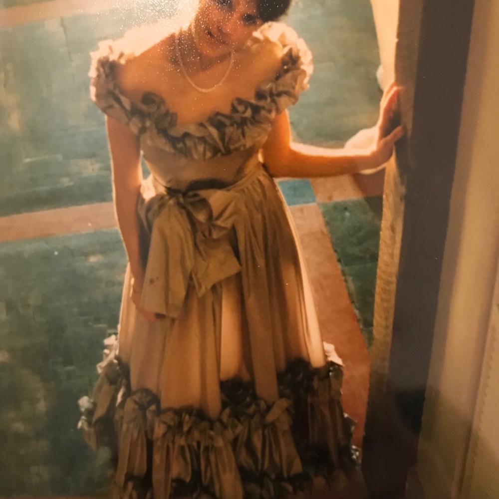 Vintage Oscar de la Renta Rare 70's Beauty